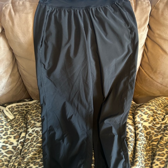 Lululemon light puffer pant - Picture 4 of 4